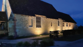  l'église de la Pommeraye : éclairage de nuit
