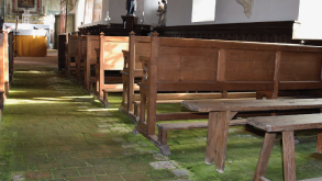  l'église de la Pommeraye : carrelage